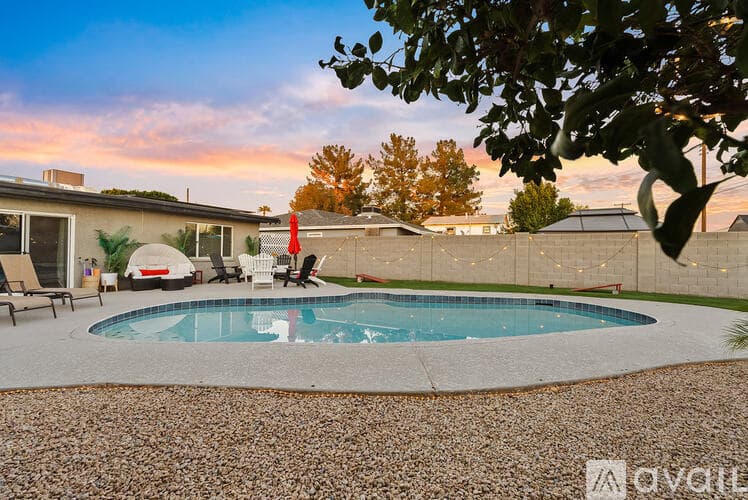 Phoenix House: 3231 East Cambridge Avenue