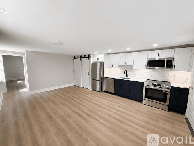 Newtown Apartment: 18 Barclay St