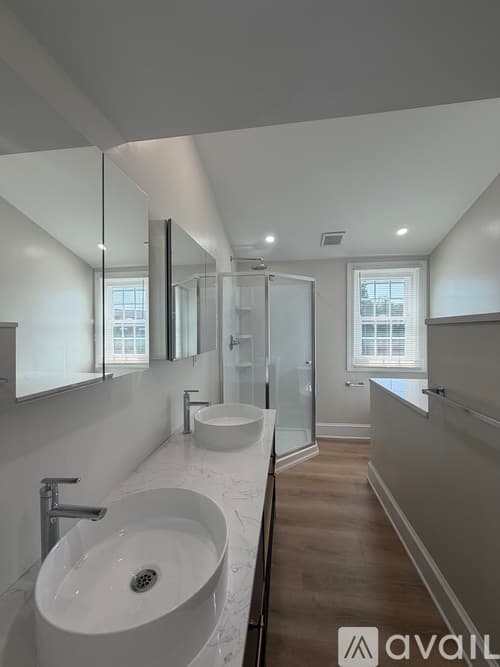 Newtown Apartment: 18 Barclay St