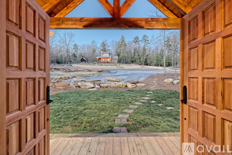 Clarkesville House: 4061 Old Historic U S 441