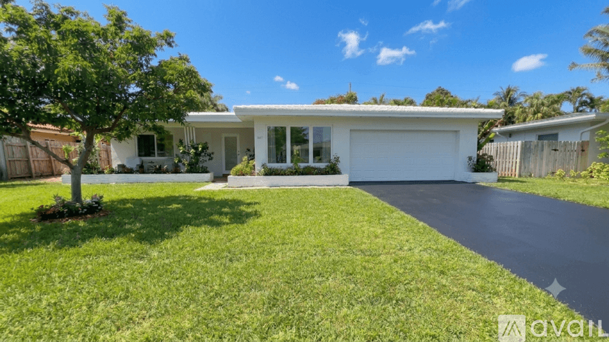 Boca Raton House: 177 NE Spanish Ct