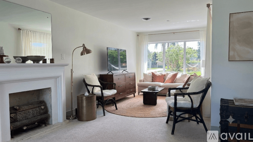 Boca Raton House: 177 NE Spanish Ct