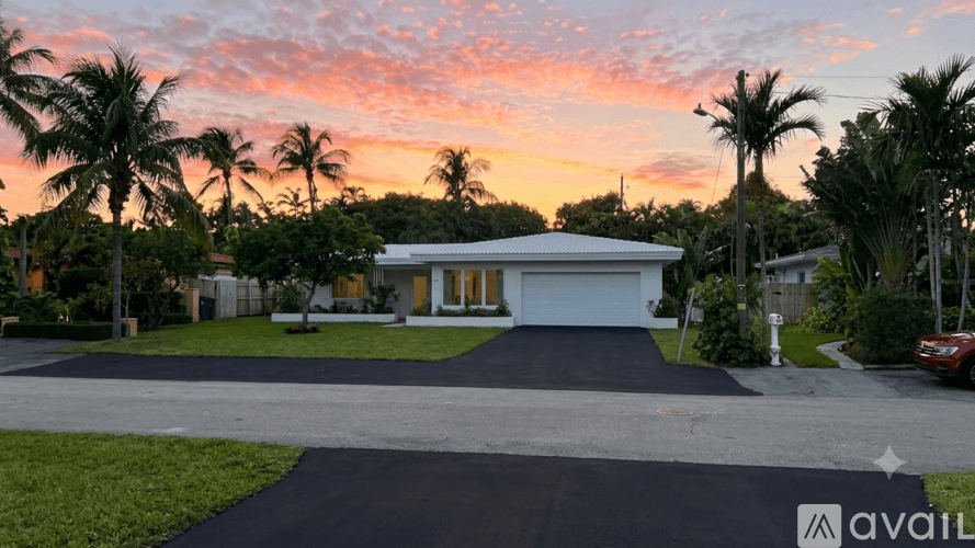 Boca Raton House: 177 NE Spanish Ct