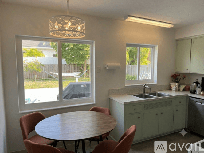 Boca Raton House: 177 NE Spanish Ct