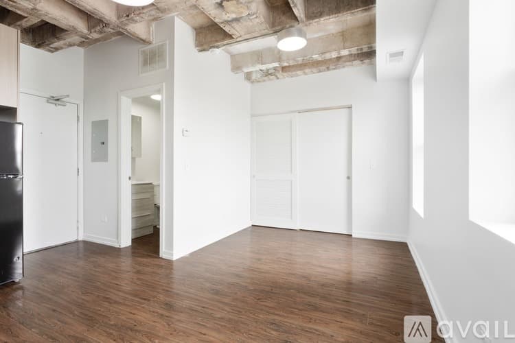 Chicago Apartment: 1325 W Wilson Ave