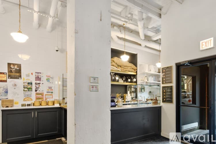 Chicago Apartment: 1325 W Wilson Ave