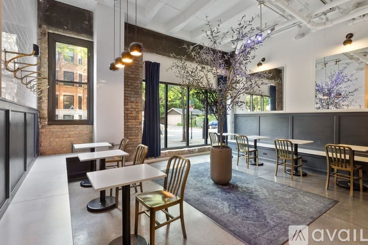 Chicago Apartment: 1325 W Wilson Ave