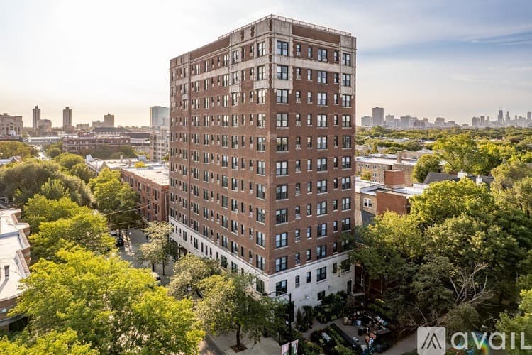 Chicago Apartment: 1325 W Wilson Ave