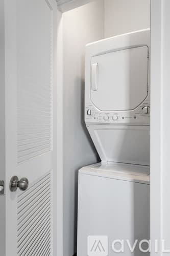 Chicago Apartment: 1325 W Wilson Ave