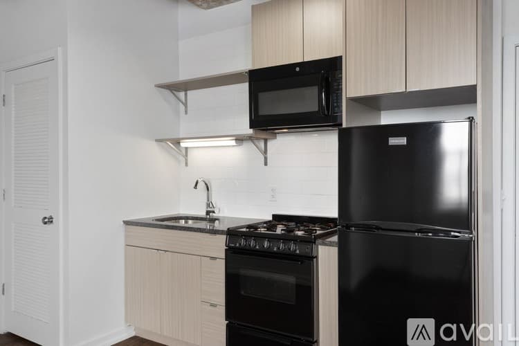 Chicago Apartment: 1325 W Wilson Ave