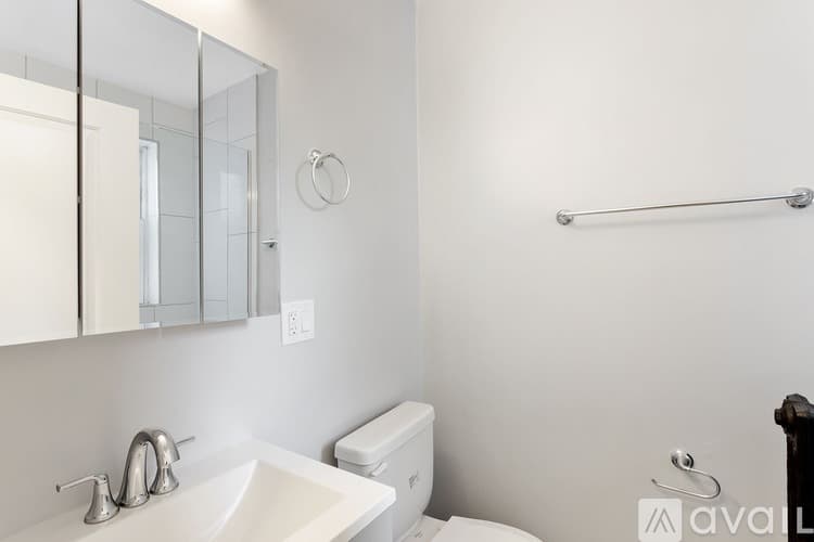 Chicago Apartment: 1521 W Sherwin Ave