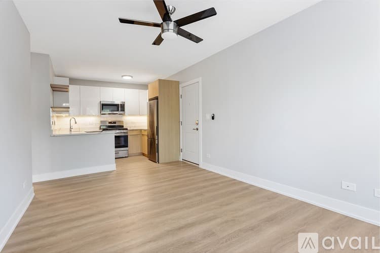 Chicago Apartment: 1521 W Sherwin Ave
