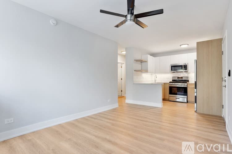 Chicago Apartment: 1521 W Sherwin Ave