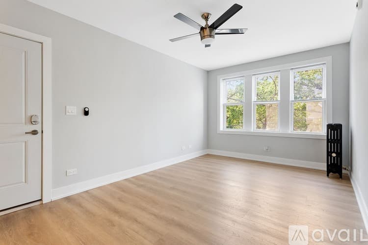Chicago Apartment: 1521 W Sherwin Ave