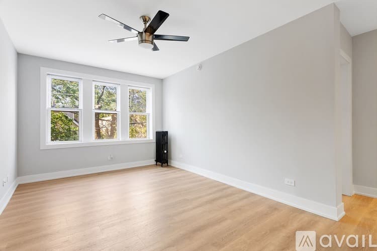 Chicago Apartment: 1521 W Sherwin Ave