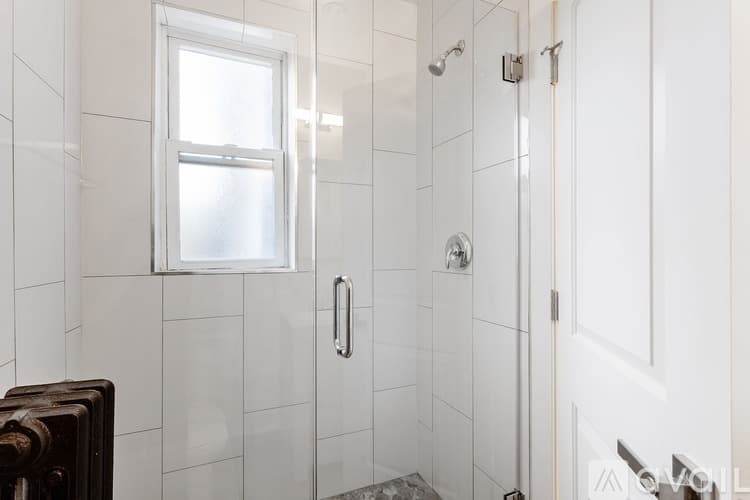 Chicago Apartment: 1521 W Sherwin Ave