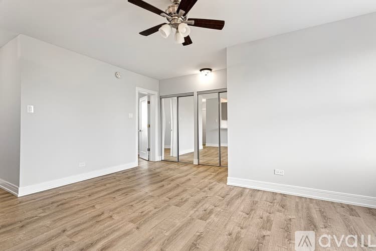 Chicago Apartment: 1521 W Sherwin Ave