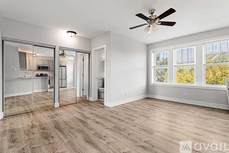 Chicago Apartment: 1521 W Sherwin Ave