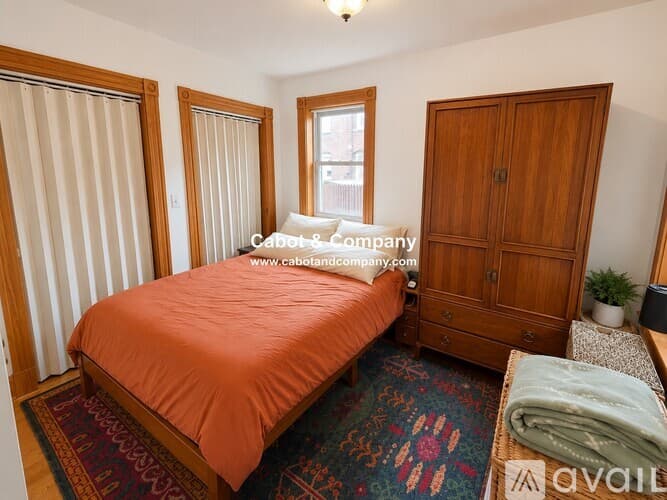 Boston Apartment: 2 Mead St