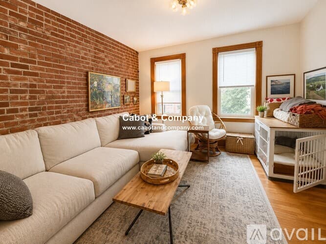 Boston Apartment: 2 Mead St