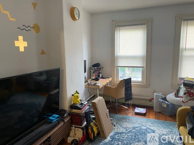 Boston Apartment: 8 Mead St