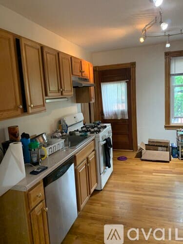 Boston Apartment: 8 Mead St