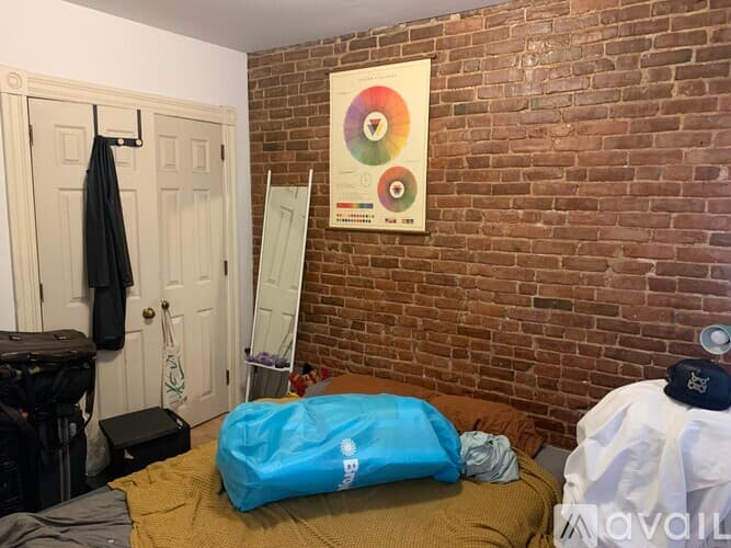 Boston Apartment: 8 Mead St