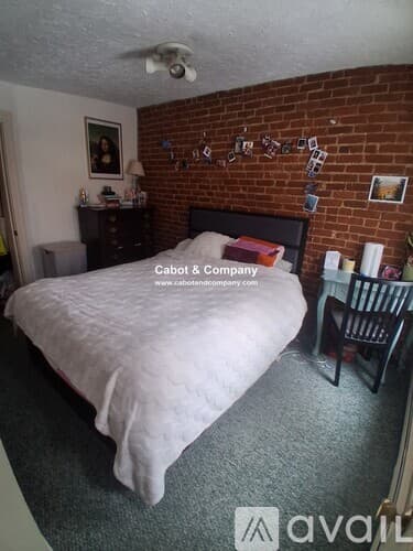Boston Apartment: 12 Mead St
