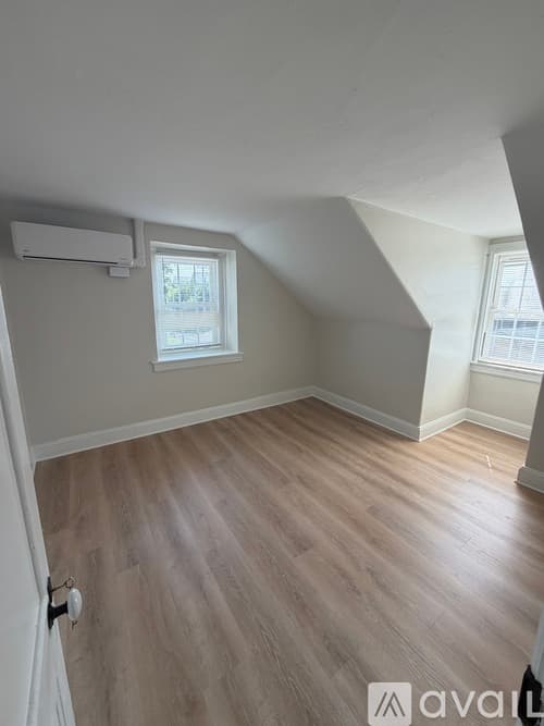 Newtown Apartment: 18 Barclay St