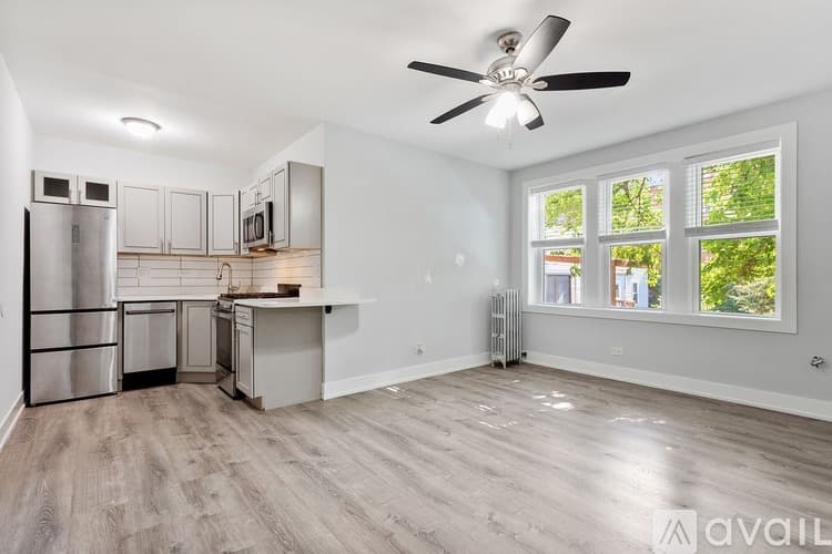 Chicago Apartment: 1521 W Sherwin Ave