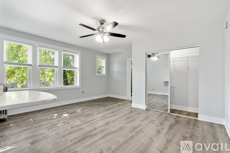 Chicago Apartment: 1521 W Sherwin Ave