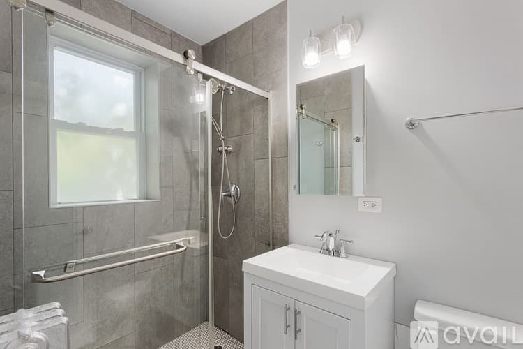 Chicago Apartment: 1521 W Sherwin Ave