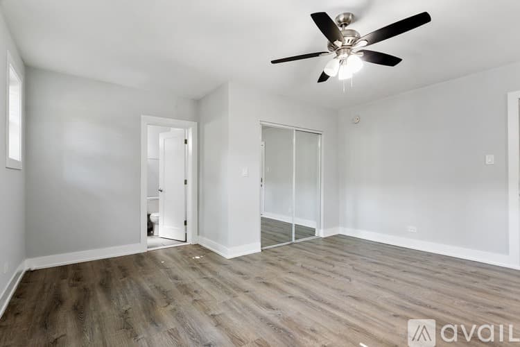 Chicago Apartment: 1521 W Sherwin Ave