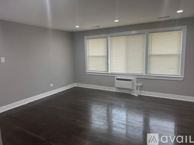 Calumet Park Apartment: 843 W 123rd St