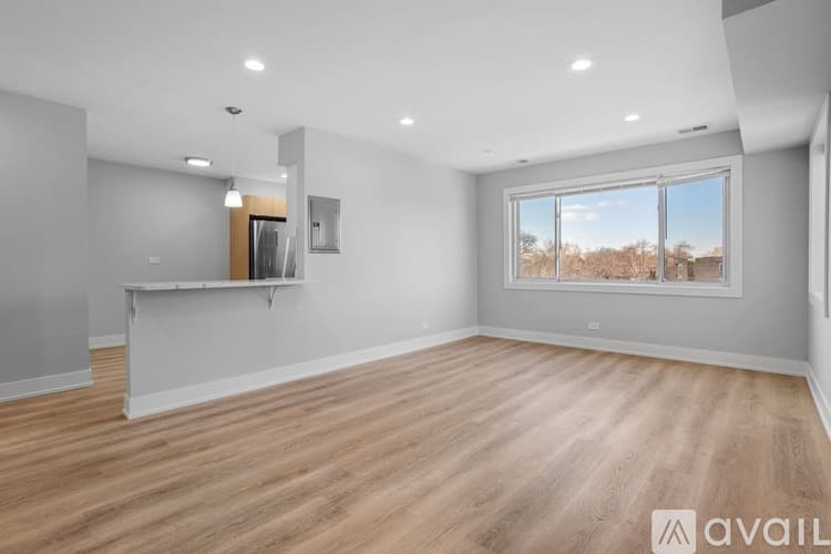 Chicago Apartment: 2333 W Lunt Ave