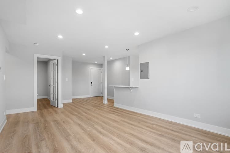 Chicago Apartment: 2333 W Lunt Ave