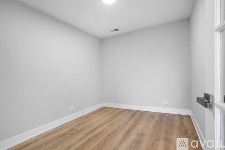 Chicago Apartment: 2333 W Lunt Ave