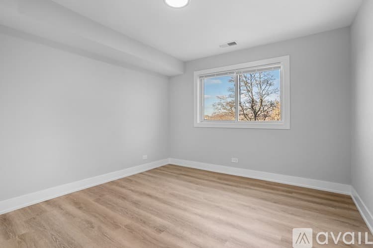 Chicago Apartment: 2333 W Lunt Ave