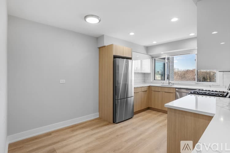 Chicago Apartment: 2333 W Lunt Ave