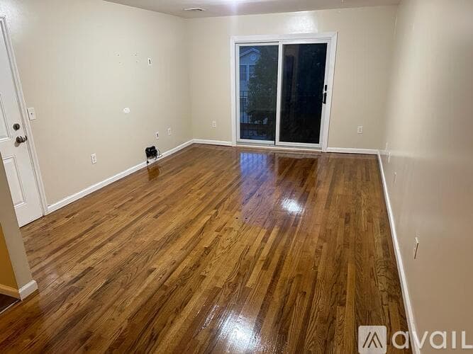 Newark House: 46 Kenmore Avenue