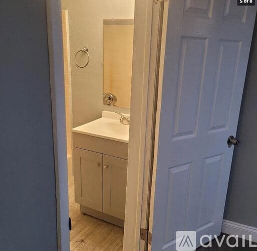 Jacksonville House: 6773 Barth Rd
