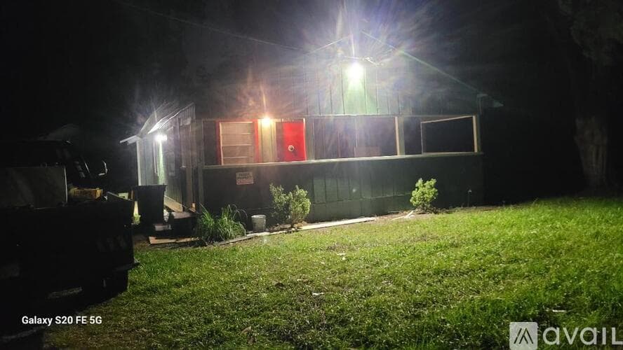 Jacksonville House: 6773 Barth Rd