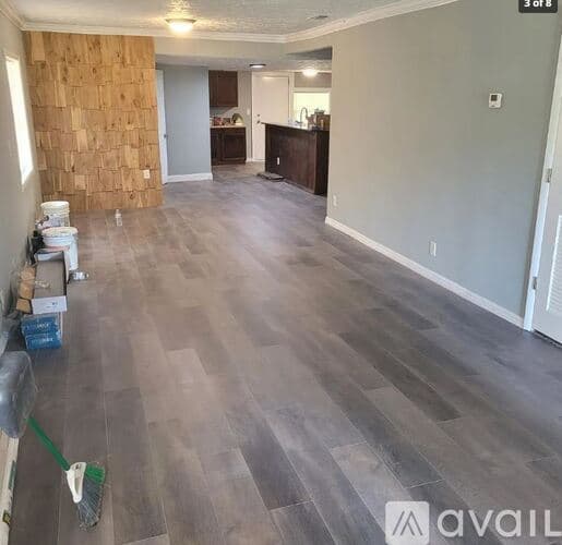 Jacksonville House: 6773 Barth Rd