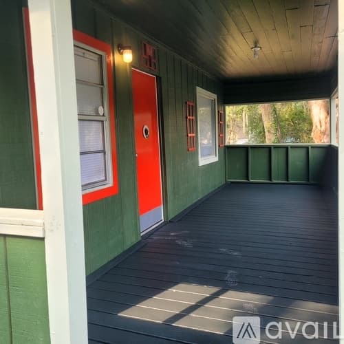 Jacksonville House: 6773 Barth Rd