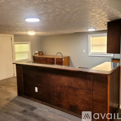 Jacksonville House: 6773 Barth Rd
