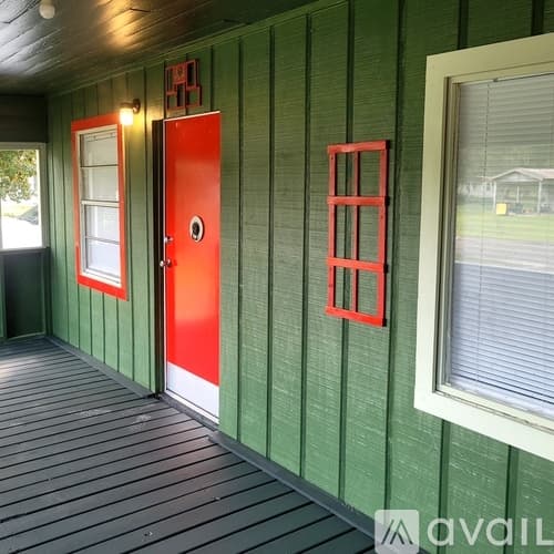 Jacksonville House: 6773 Barth Rd