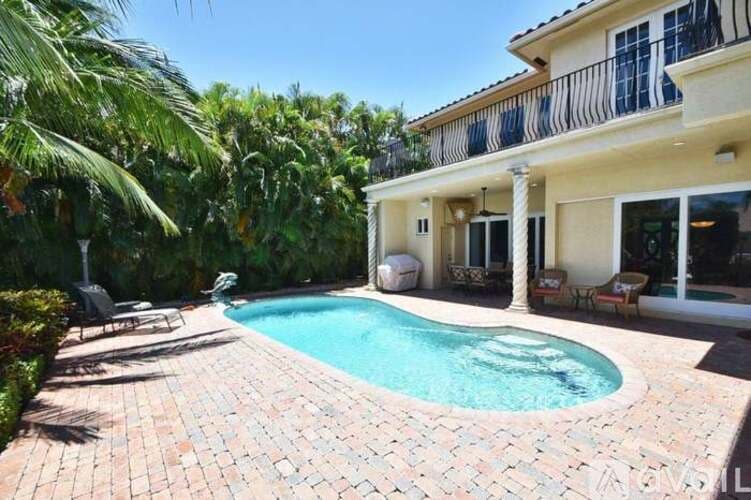 Boca Raton House: 3048 NE 7th Dr