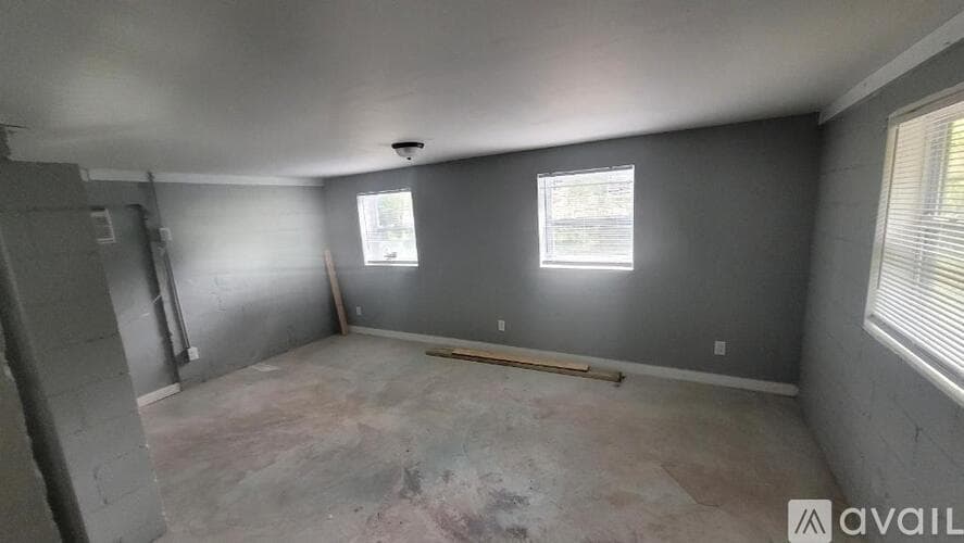 Jacksonville House: 7222 Macklin St
