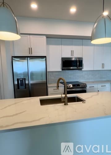 Tampa Apartment: 5498 Bay Center Dr