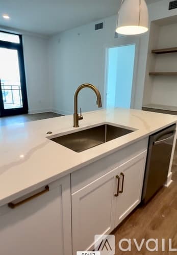 Tampa Apartment: 5498 Bay Center Dr